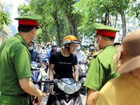 Hà Nội xử phạt nghiêm những trường hợp không đeo khẩu trang nơi công cộng