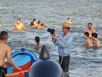 Nhiều người làm dịch vụ ở Sầm Sơn 'quên' đeo khẩu trang