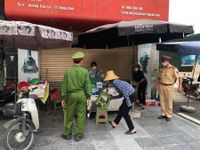 Bốn ngày nghỉ lễ, một quận ở Hà Nội phạt 152 người không đeo khẩu trang