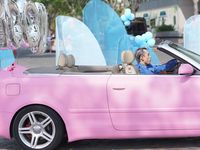 Binz vào vai 'good boy' hé lộ loạt ảnh hậu trường trong MV mới