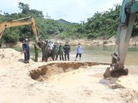 Tìm thấy nhiều vật dụng cá nhân của các nạn nhân tại Thủy điện Rào Trăng 3