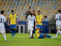 Di Maria sắm vai người hùng của Argentina