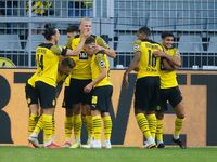 Haaland thăng hoa trong chiến thắng 5-1 của Dortmund