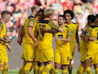 Haaland lập cú đúp trong trận thắng 4-3 của Dortmund