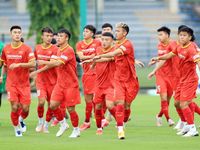 Các cầu thủ U23 Việt Nam nỗ lực cạnh tranh suất tham dự vòng loại U23 châu Á