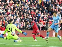 Liverpool 2-2 Man City: Salah tỏa sáng, Liverpool và Man City rượt đuổi ngoạn mục