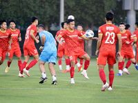 Bóng đá Việt Nam hôm nay: Điều chỉnh giờ thi đấu U23 Việt Nam. HLV Park Hang Seo chốt danh sách