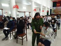 Công an Hà Nội: Kết hợp cấp căn cước gắn chíp và tiêm vaccine mang lại hiệu quả tích cực
