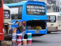 Hình ảnh các bến xe vắng khách khi sắp Tết dương lịch 2022
