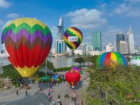 Ngắm nhìn những chiếc khinh khí cầu đẹp rực rỡ có 1-0-2 tại TP.HCM