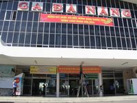 Cận Tết, khách dễ mua vé tàu, xe trống ghế 'ngóng' khách