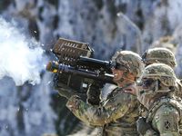 Sức mạnh tên lửa Stinger Châu Âu viện trợ hàng loạt cho Ukraine