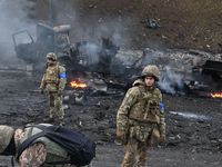 Ukraine mất quyền kiểm soát Kherson, lính dù Nga nhảy xuống Kharkiv