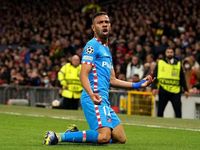 CĐV có hành động 'không đẹp' khi Man Utd bị loại