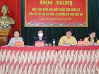Cử tri Cửa Lò kiến nghị Quốc hội có giải pháp kiểm soát giá đất
