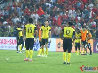 Cầu thủ Malaysia đổ gục, khóc như mưa vì thua U23 Việt Nam