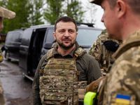 Tổng thống Zelensky tới tiền tuyến miền Đông động viên binh sĩ