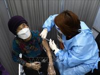 COVID-19 trên thế giới tuần qua: Virus lại lây lan mạnh ở nhiều nơi; Các nước siết chặt phòng dịch
