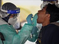 COVID-19 trên thế giới tuần qua: Virus lại lây lan mạnh ở nhiều nơi; Các nước siết chặt phòng dịch