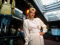 Ivanka Trump tưởng nhớ mẹ đẻ vừa qua đời