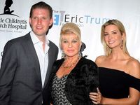 Ivanka Trump tưởng nhớ mẹ đẻ vừa qua đời