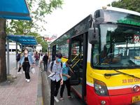 Nghỉ lễ 2/9: Người dân chủ động đến bến xe về quê sớm
