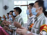 Niềm vui đoàn tụ trong ngày được đặc xá