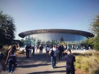 iPhone 14 Pro không còn 'tai thỏ', giá giữ nguyên