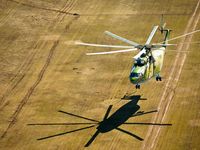 Trực thăng lớn nhất thế giới Mi-26 Nga lập cầu hàng không giải nguy cho Kharkiv?