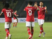 U20 Indonesia hành động bất ngờ trước trận gặp U20 Việt Nam; Báo chí quốc tế thất vọng với phong độ của Quang Hải ở Pau FC