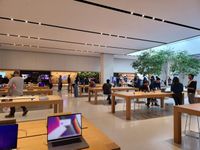 iPhone 14 về Việt Nam chiều nay, màu tím giá trên 50 triệu