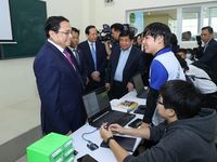 Thủ tướng gửi thông điệp quan trọng về đào tạo nhân lực khi tới thăm trụ sở mới của ĐHQG Hà Nội