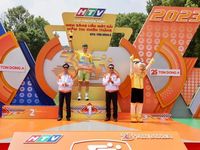 Áo vàng gia tăng khoảng cách