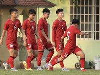 SEA Games 32: U22 Việt Nam tập luyện trước trận gặp U22 Singapore