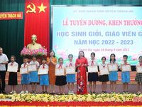Các địa phương tuyên dương, khen thưởng giáo viên, học sinh giỏi