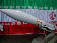 Iran tuyên bố có tên lửa siêu thanh tốt hơn cả Kinzhal và Zircon