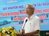 Trao thưởng hơn 650 triệu đồng cho giáo viên, học sinh giỏi Hà Tĩnh