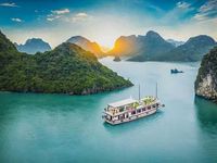 Vịnh Hạ Long và Quần đảo Cát Bà chính thức được UNESCO vinh danh là Di sản Thiên nhiên thế giới
