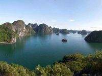 Vịnh Hạ Long và Quần đảo Cát Bà chính thức được UNESCO vinh danh là Di sản Thiên nhiên thế giới