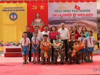 'Chúng em là chiến sĩ Điện Biên' - trải nghiệm bổ ích với học sinh Nghi Xuân