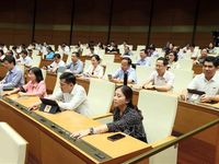 Quốc hội thông qua 2 nghị quyết về xây dựng luật và chương trình giám sát