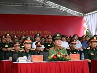 Hà Nội: Diễn tập thực binh 'Xử trí tình huống tấn công chiếm quyền điều khiển hệ thống mạng thông tin, đánh bắt đối tượng khủng bố, giải quyết bạo loạn và bảo vệ Hội nghị quốc tế'