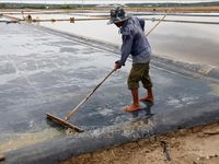 Thăm làng nghề làm muối truyền thống duy nhất ở TP Hồ Chí Minh