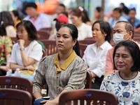 Phụ huynh vẫn 'mắc kẹt' giữa ma trận thông tin