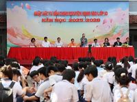 Phụ huynh vẫn 'mắc kẹt' giữa ma trận thông tin