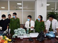 Cuộc chiến với tội phạm ma túy 'từ đời thực sang đời ảo': Bài 2: Ma túy thế hệ mới len lỏi 'tấn công' giới trẻ