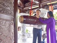 Đoàn lãnh đạo TP.HCM dâng hương tưởng niệm các anh hùng liệt sĩ tại đặc khu Côn Đảo