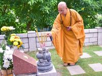 Đoàn lãnh đạo TP.HCM dâng hương tưởng niệm các anh hùng liệt sĩ tại đặc khu Côn Đảo