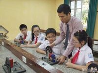 Bộ Giáo dục và Đào tạo: Cần thiết có 'hệ số lương đặc thù' cho nhà giáo