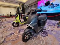 Xe máy điện giá 34,5 triệu đồng pin khỏe, sở hữu khóa thông minh, động cơ chống nước đẹp hơn SH Mode, rẻ ngang Vision